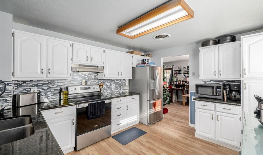 2744 S Pitkin St, Aurora, CO 80013 - 3 Beds, 2 Bath
