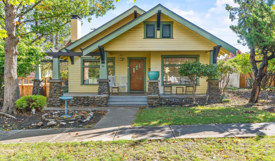 94 N 3rd St, Ashland, OR 97520 - 2 Beds, 1 Bath