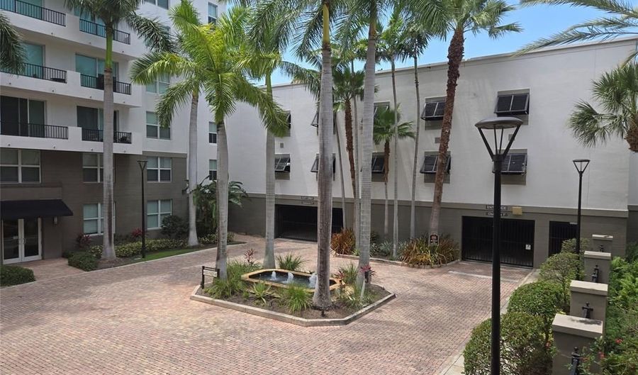 2421 NE 65th St 201, Fort Lauderdale, FL 33308 - 3 Beds, 2 Bath