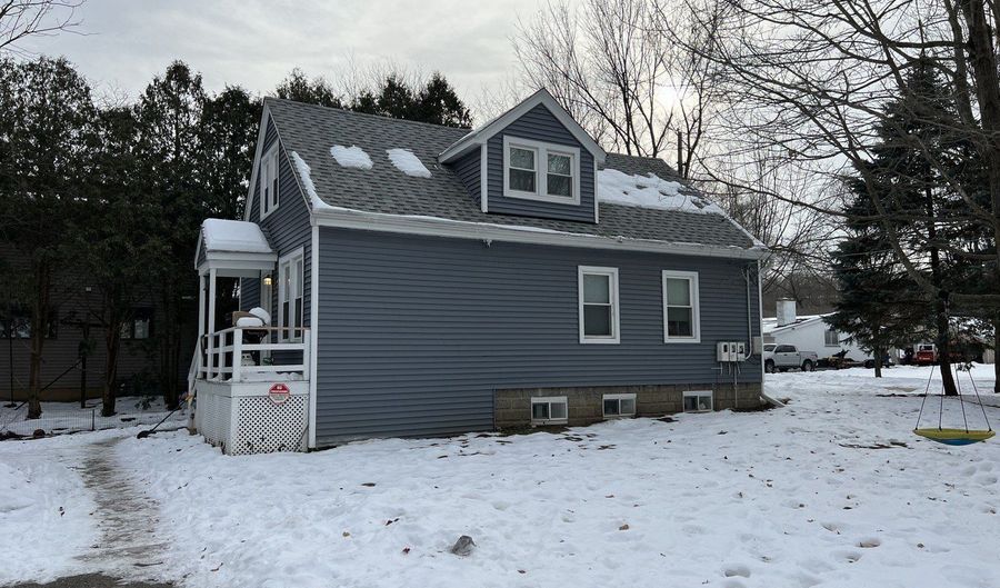 1205 Rattray Dr, Algonquin, IL 60102 - 3 Beds, 2 Bath