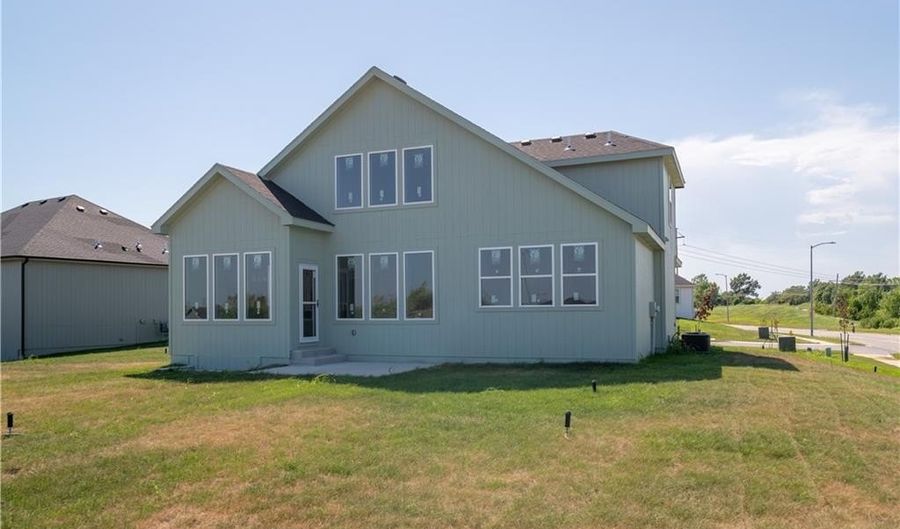 935 168th Ter, Basehor, KS 66007 - 3 Beds, 3 Bath