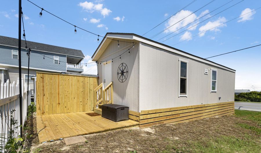 514 E Ft Macon Rd, Atlantic Beach, NC 28512 - 1 Beds, 1 Bath