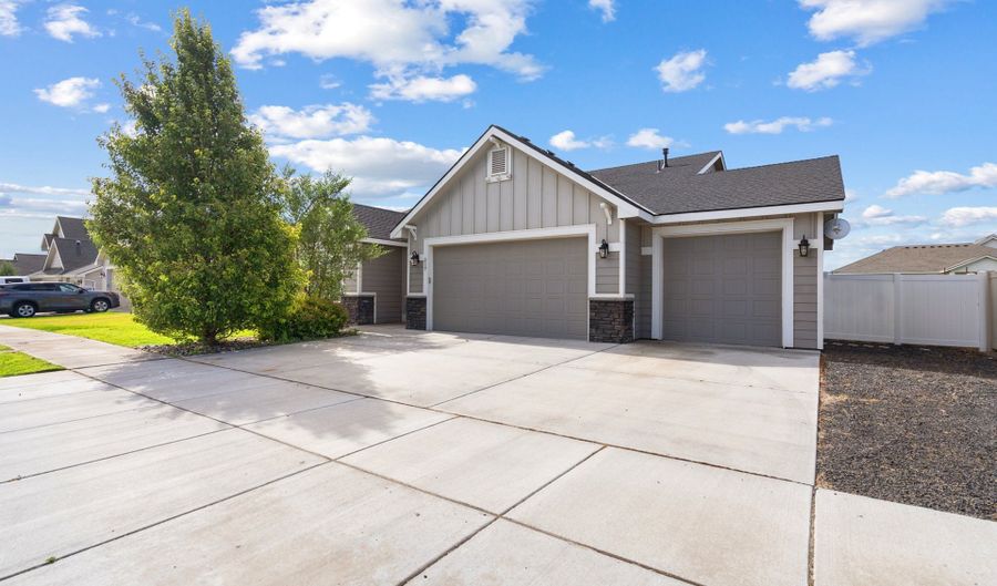 217 ROME St, Boardman, OR 97818 - 3 Beds, 2 Bath