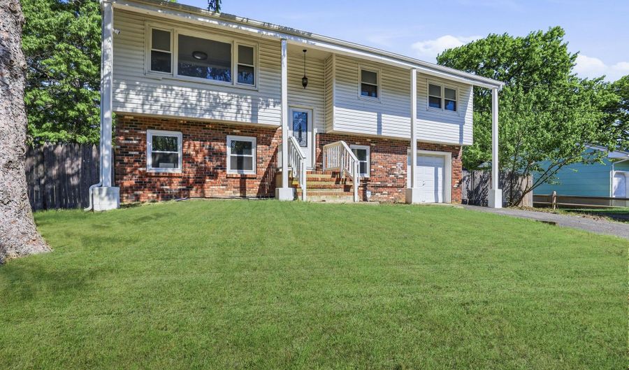816 Berkeley Ave, Beachwood, NJ 08722 - 4 Beds, 3 Bath