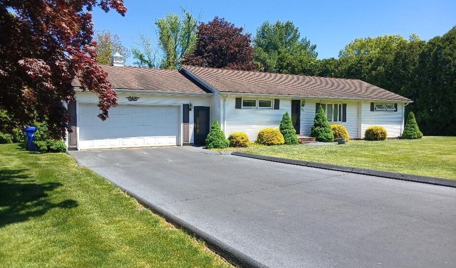35 Dorchester Ln, Branford, CT 06405 - 3 Beds, 2 Bath