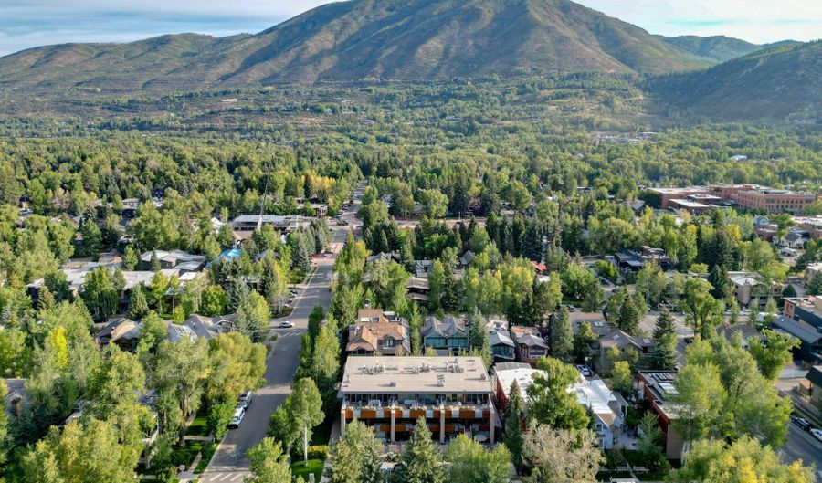 100 E Cooper Ave 4, Aspen, CO 81611 - 1 Beds, 2 Bath