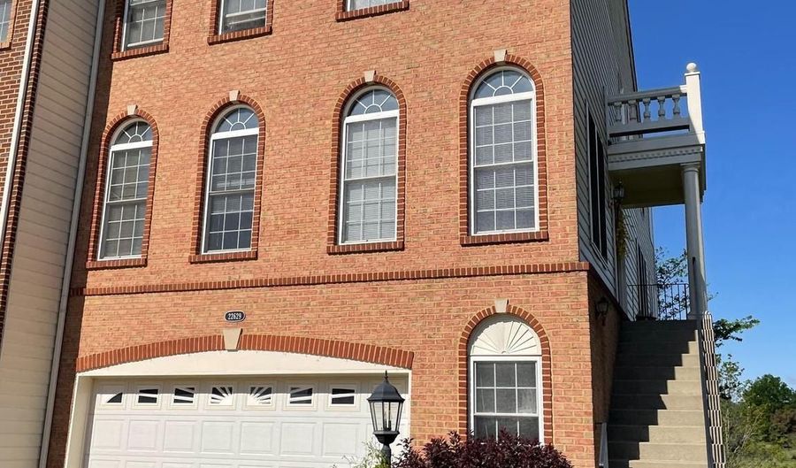 22629 UPPERVILLE HEIGHTS Sq, Ashburn, VA 20148 - 3 Beds, 4 Bath