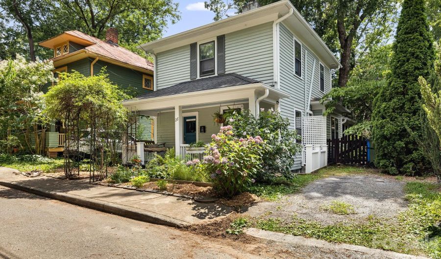 28 Woodlawn Ave, Asheville, NC 28801 - 2 Beds, 2 Bath