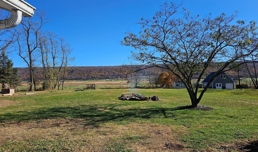 141 E MAIN St, Allensville, PA 17002 - 4 Beds, 1 Bath