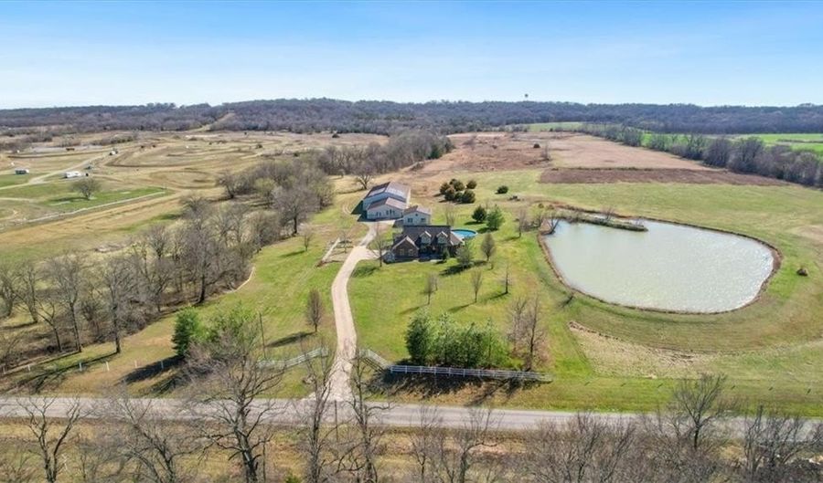 4353 NW State Route FF N/A, Adrian, MO 64720 - 5 Beds, 7 Bath