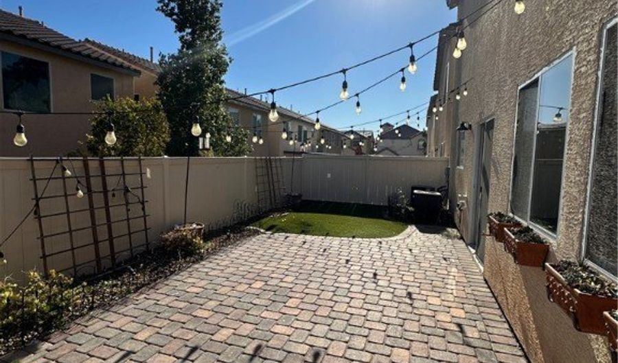 8112 Cathedral Range Ct, Las Vegas, NV 89139 - 4 Beds, 3 Bath