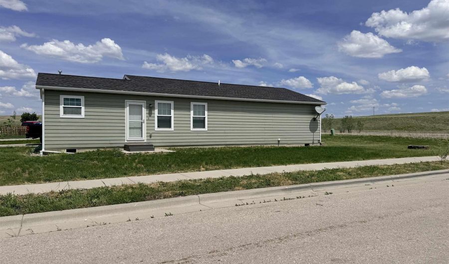 264 TRENTON Ln, Box Elder, SD 57719 - 3 Beds, 2 Bath