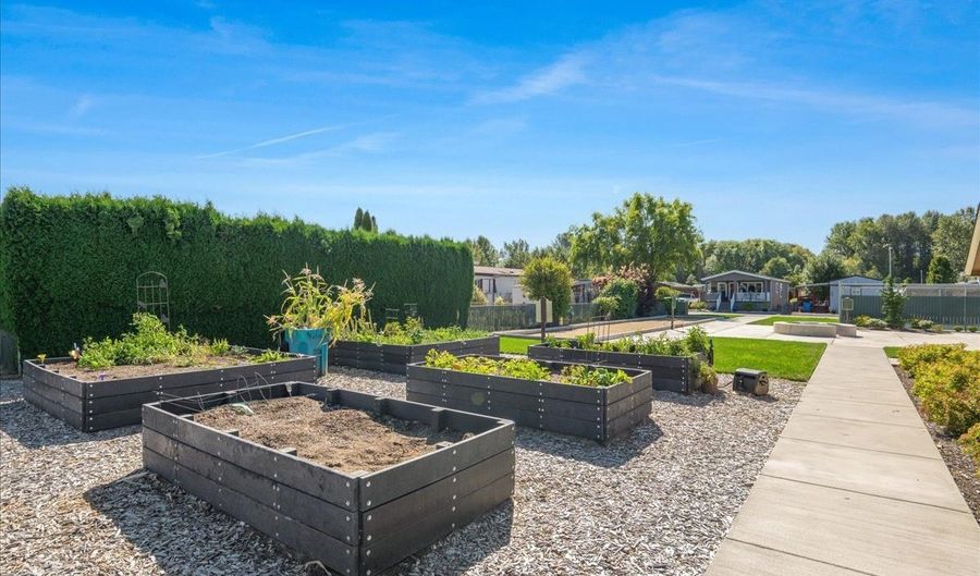 300 SW 7TH Ave 302, Battle Ground, WA 98604 - 2 Beds, 2 Bath