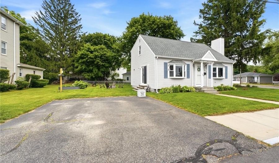21 Portland St, Lincoln, RI 02838 - 3 Beds, 2 Bath