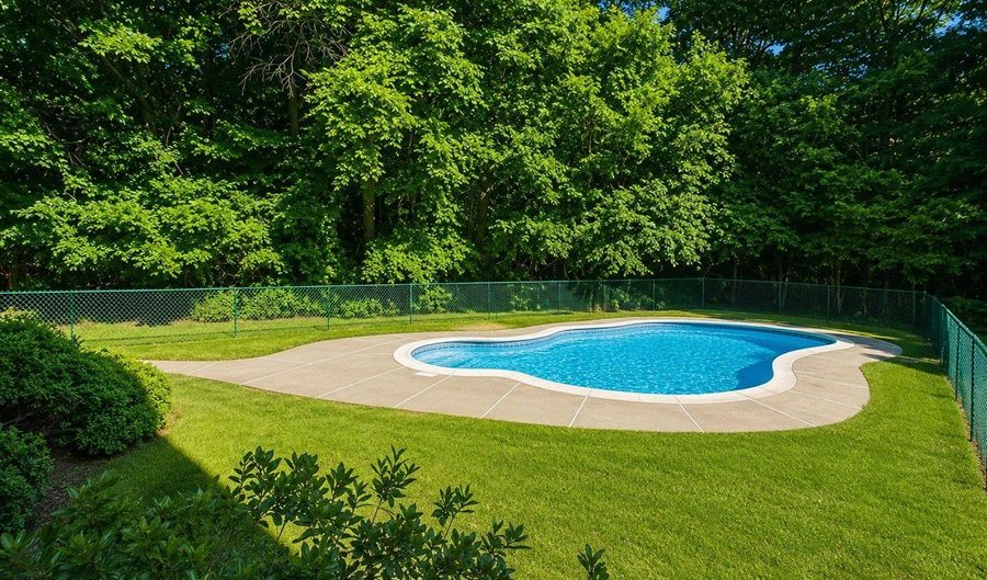 63 N Mountain Rd, Brookfield, CT 06804 - 4 Beds, 4 Bath