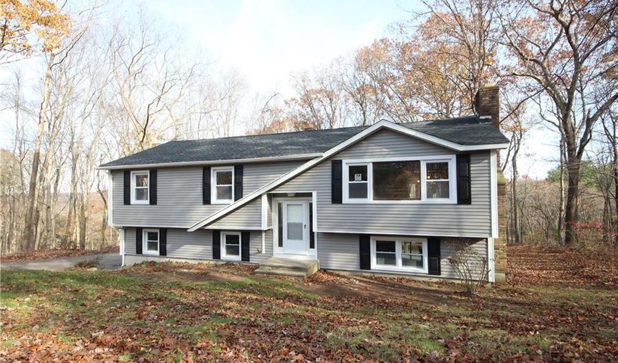 62 Hallsey Ln, Woodbridge, CT 06525 - 3 Beds, 3 Bath