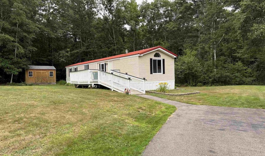 21 Valley Dr, Belmont, NH 03220 - 2 Beds, 2 Bath