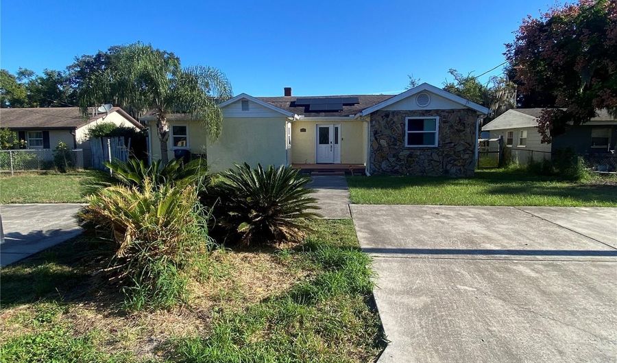 124 ELAINE Dr, Auburndale, FL 33823 - 3 Beds, 2 Bath