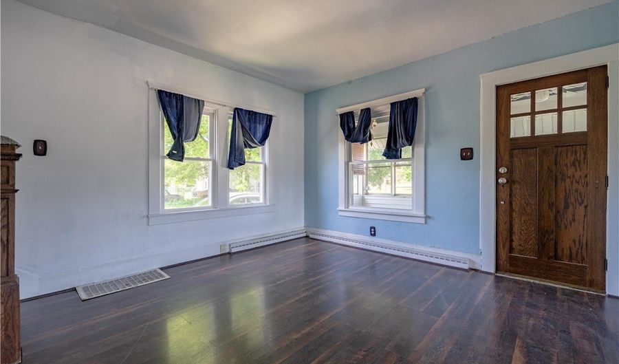 14828 Gaskill Dr NE, Alliance, OH 44601 - 5 Beds, 2 Bath