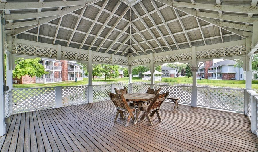 1185 Youngs Rd F, Amherst, NY 14221 - 2 Beds, 2 Bath