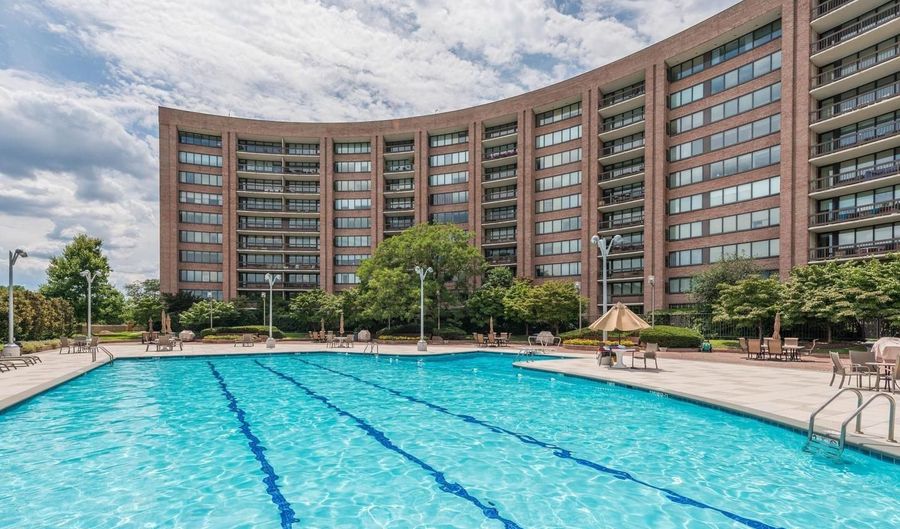 1805 CRYSTAL Dr #913S, Arlington, VA 22202 - 3 Beds, 2 Bath