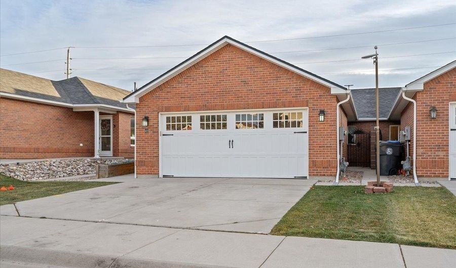 423 APPLETREE Ln, Cheyenne, WY 82009 - 4 Beds, 3 Bath