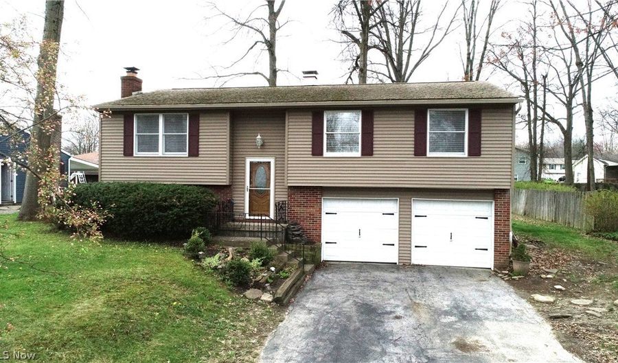 2324 Birch Trce, Austintown, OH 44515 - 3 Beds, 2 Bath