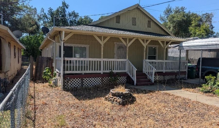 1621 1625 Ferry St, Anderson, CA 96007 - 3 Beds, 2 Bath