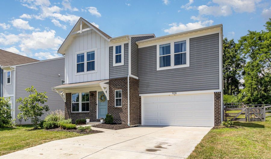928 Darlington Creek Dr, Alexandria, KY 41001 - 3 Beds, 3 Bath