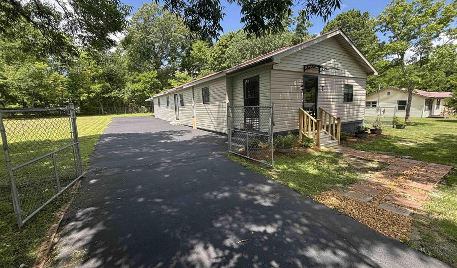 610 Dewey Ave SW, Attalla, AL 35954 - 2 Beds, 2 Bath