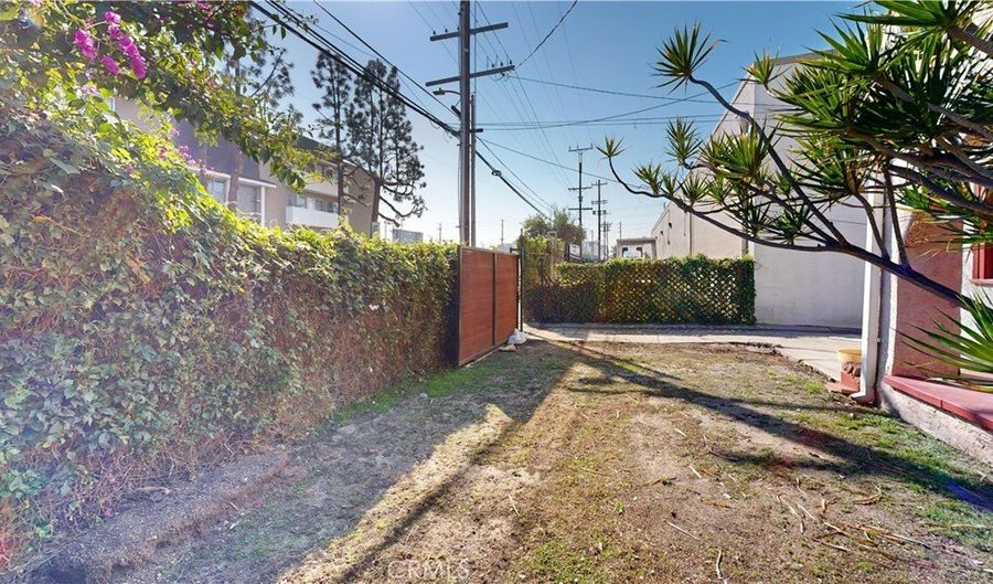 1143 N Sycamore Ave, Los Angeles, CA 90038 - 4 Beds, 2 Bath