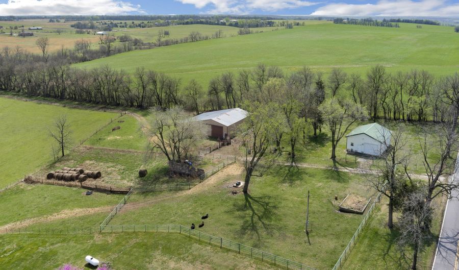 3988 N Farm Road 35, Ash Grove, MO 65604 - 4 Beds, 3 Bath