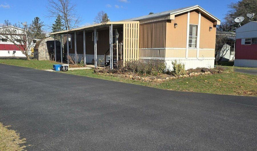 415 Orangewood Dr, Altoona, PA 16601 - 2 Beds, 1 Bath