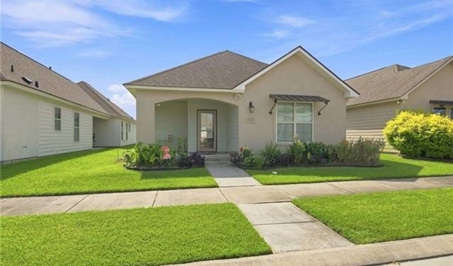 1443 GARDENIA Ln, Baton Rouge, LA 70820 - 3 Beds, 2 Bath