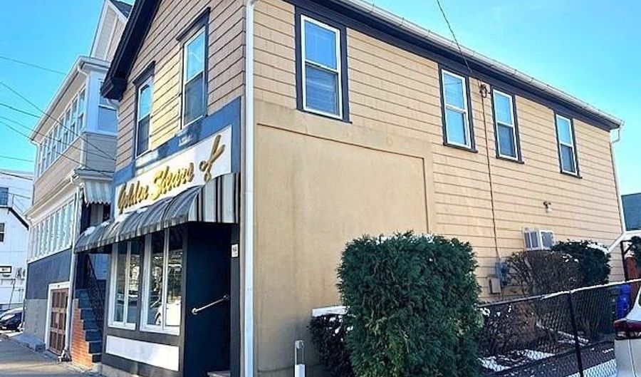 513 Wood St 2, Bristol, RI 02809 - 1 Beds, 1 Bath