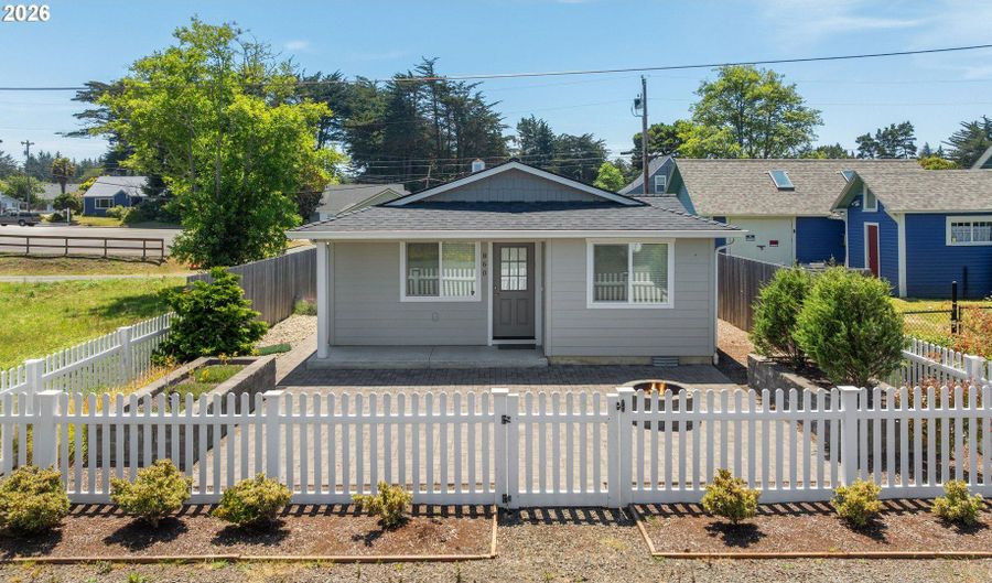860 1ST St SE, Bandon, OR 97411 - 2 Beds, 2 Bath
