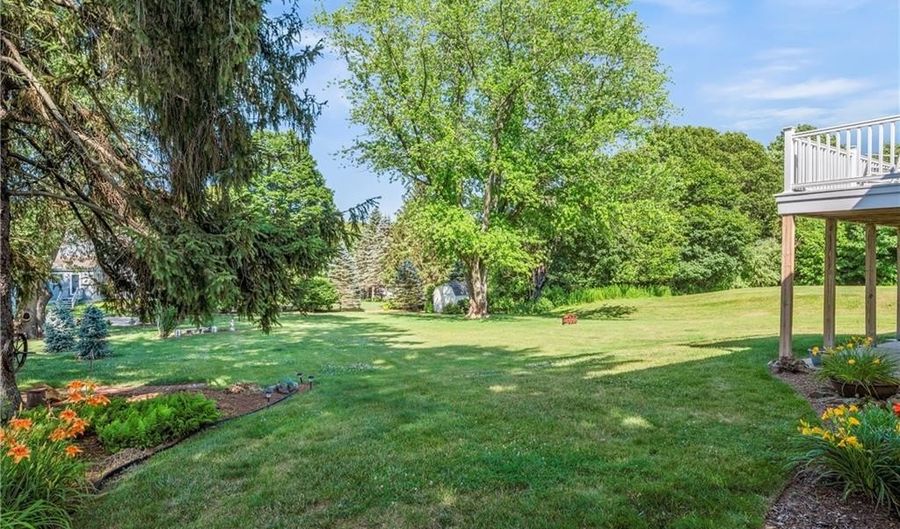2985 Mendon Rd, Cumberland, RI 02864 - 3 Beds, 3 Bath