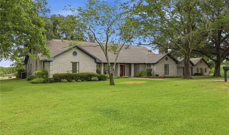 4124 FM 149 Rd W, Anderson, TX 77830 - 4 Beds, 4 Bath