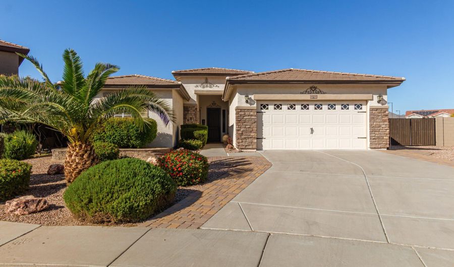 22072 W MOONLIGHT Path, Buckeye, AZ 85326 - 3 Beds, 2 Bath