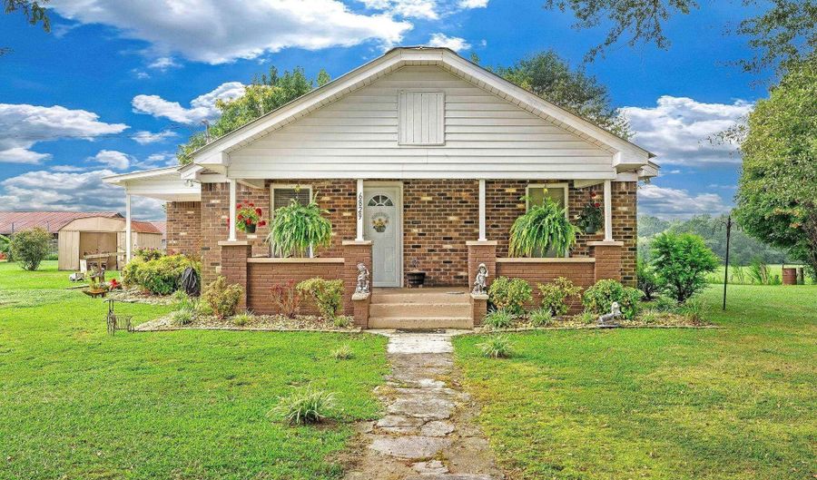6829 Highpoint Rd, Albertville, AL 35950 - 3 Beds, 1 Bath