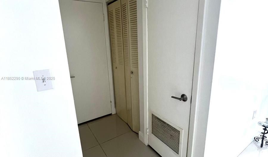 2780 NE 183rd St 1110, Aventura, FL 33160 - 1 Beds, 2 Bath