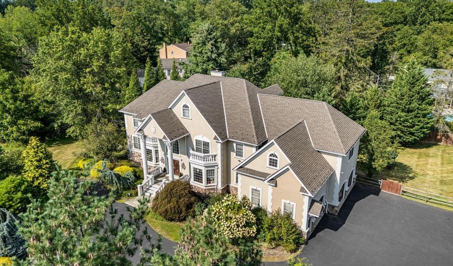 434 MEETINGHOUSE Rd, Ambler, PA 19002 - 4 Beds, 5 Bath