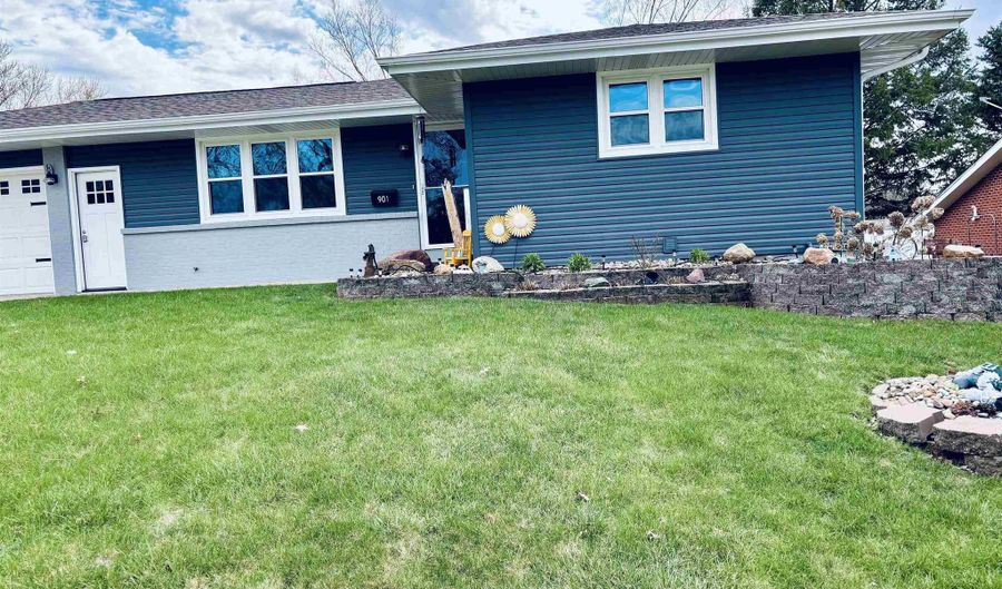 901 Linda Dr, Atlantic, IA 50022 - 4 Beds, 2 Bath