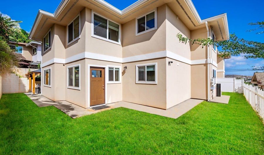 99-530 Halawa Hts Rd A, Aiea, HI 96701 - 5 Beds, 3 Bath