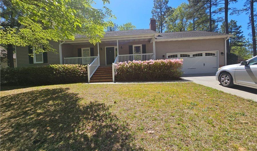 704 Midmar St, Aberdeen, NC 28315 - 3 Beds, 3 Bath