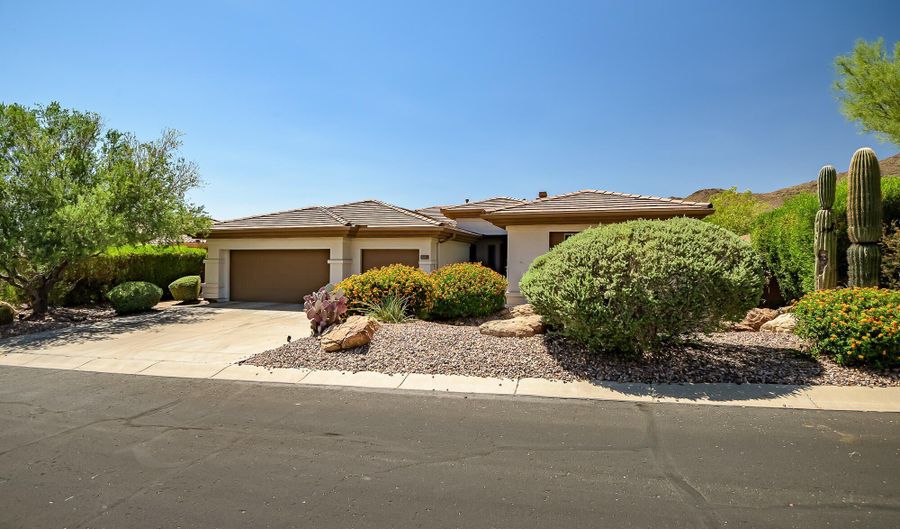 42328 N CROSSWATER Way, Anthem, AZ 85086 - 3 Beds, 3 Bath