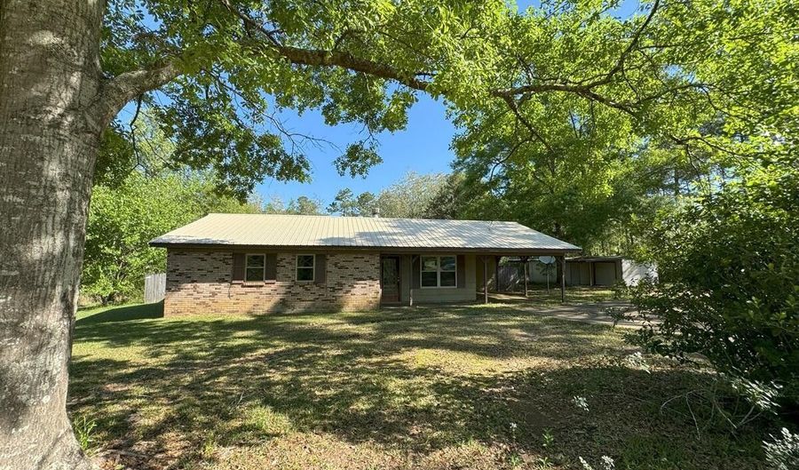 1305 W Mchenry Rd, McHenry, MS 39561 - 3 Beds, 2 Bath
