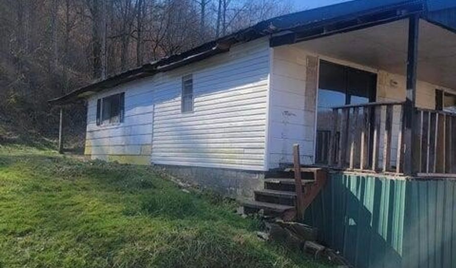 67 Kinningham Branch Rd, Barbourville, KY 40906 - 2 Beds, 1 Bath