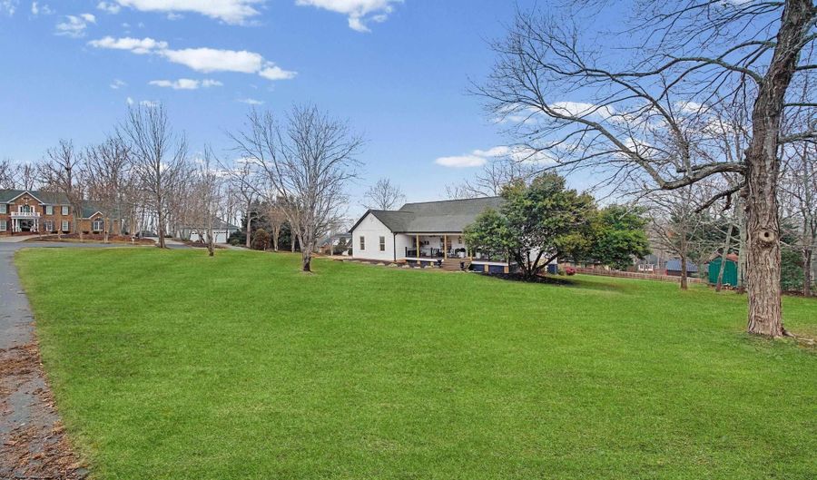 6396 Crosswinds Dr, Clover, SC 29710 - 5 Beds, 3 Bath