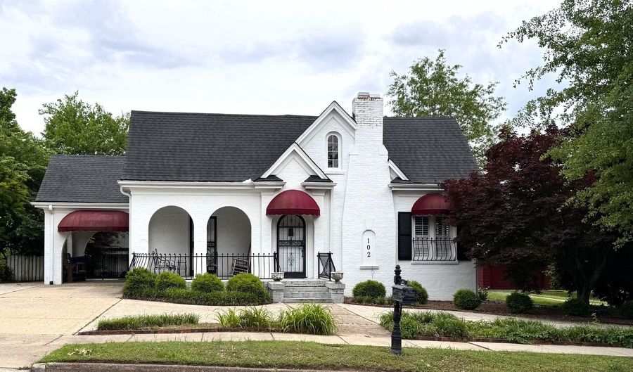 102 Jackson St, Albertville, AL 35950 - 3 Beds, 2 Bath